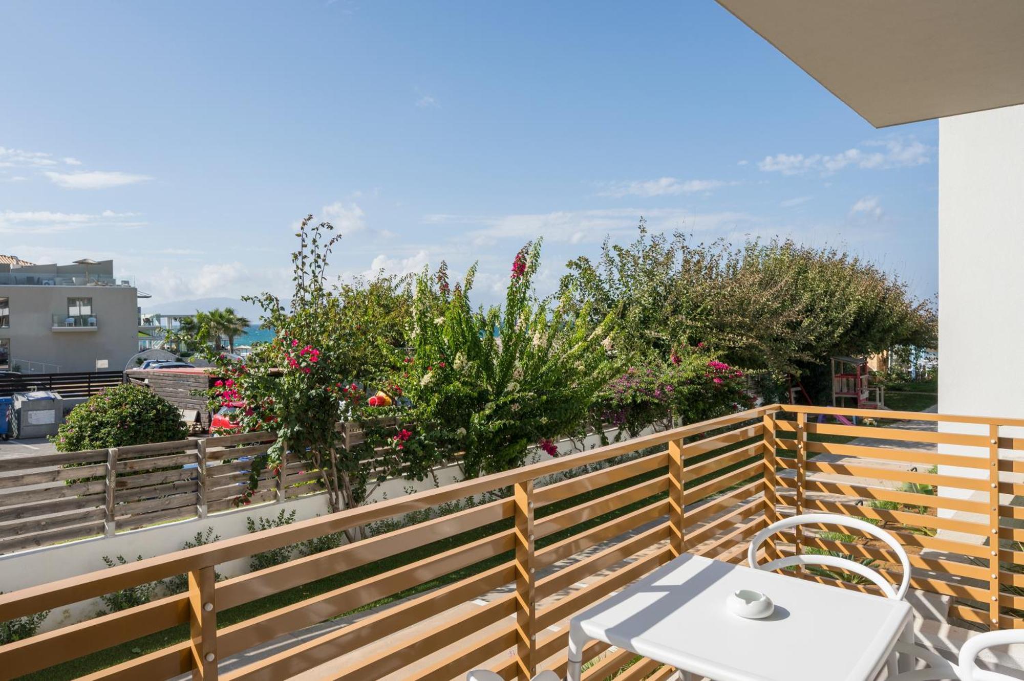 Ostrakon Suites Agia Marina  ภายนอก รูปภาพ